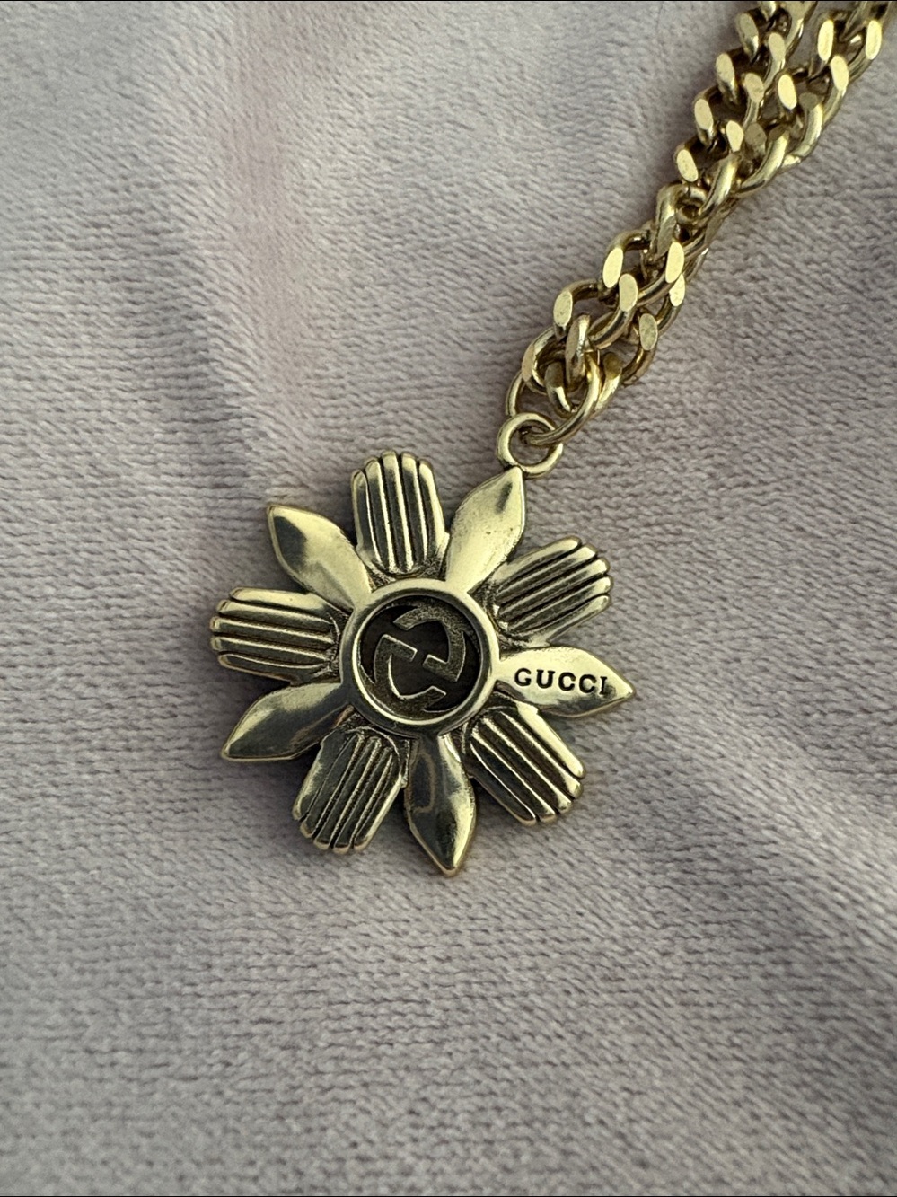 Gucci Old Gold-Tone Necklace with Turquoise Flower Motif - Picture 3 of 7